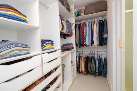 Apartamento à venda com 280m², 3 quartos e 1 vaga Apartamento à venda com 280m², 3 quartos e 1 vagaCloset do quarto 3