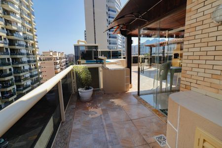 Apartamento à venda com 280m², 3 quartos e 1 vaga Apartamento à venda com 280m², 3 quartos e 1 vagaÁrea comum
