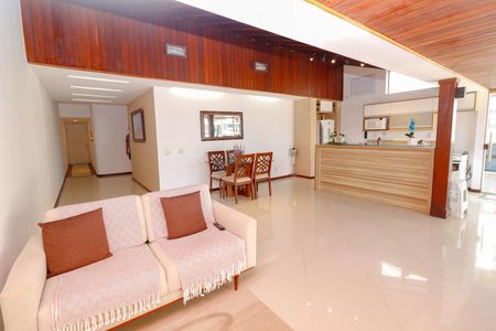 Apartamento à venda com 280m², 3 quartos e 1 vaga Apartamento à venda com 280m², 3 quartos e 1 vagaSala