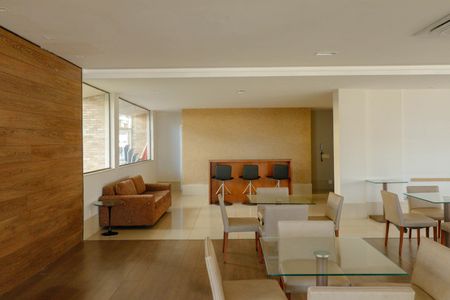 Apartamento à venda com 280m², 3 quartos e 1 vaga Apartamento à venda com 280m², 3 quartos e 1 vagaÁrea comum