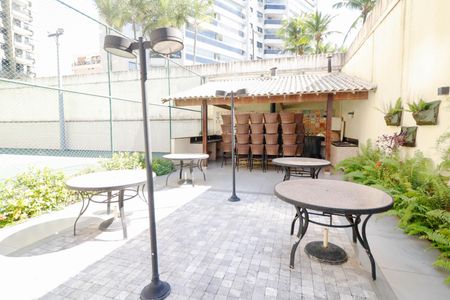 Apartamento à venda com 280m², 3 quartos e 1 vaga Apartamento à venda com 280m², 3 quartos e 1 vagaÁrea comum