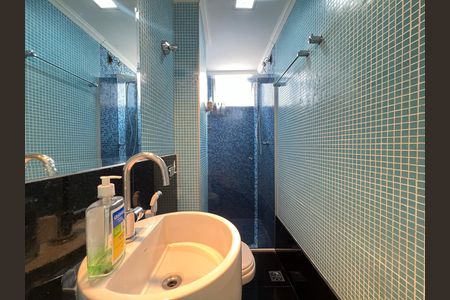 Banheiro de apartamento à venda com 3 quartos, 150m² em Grajaú, Belo Horizonte