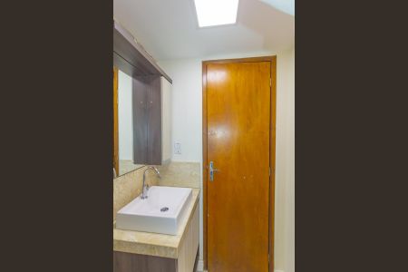 Casa à venda com 64m², 2 quartos e 2 vagasLavabo