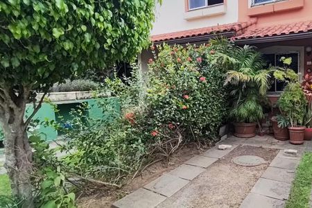 Casa de condomínio para alugar com 65m², 2 quartos e sem vaga Casa de condomínio para alugar com 65m², 2 quartos e sem vagaGaragem