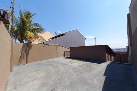 Casa à venda com 250m², 2 quartos e 4 vagas Casa à venda com 250m², 2 quartos e 4 vagasGaragem
