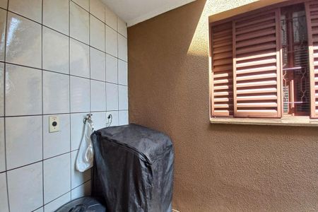 Casa à venda com 250m², 2 quartos e 4 vagas Casa à venda com 250m², 2 quartos e 4 vagasÁrea de Serviço