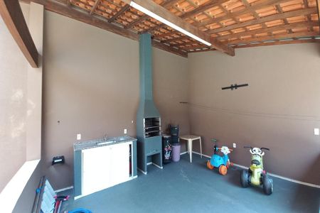 Casa à venda com 250m², 2 quartos e 4 vagas Casa à venda com 250m², 2 quartos e 4 vagasÁrea comum - Churrasqueira