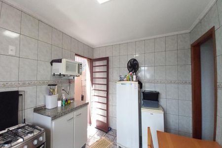 Casa à venda com 250m², 2 quartos e 4 vagas Casa à venda com 250m², 2 quartos e 4 vagasCozinha
