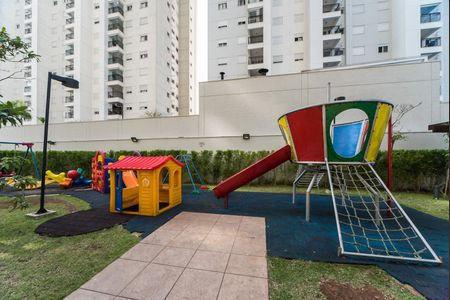 Apartamento à venda com 81m², 2 quartos e 2 vagasÁrea comum - Playground