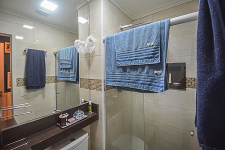 Apartamento à venda com 81m², 2 quartos e 2 vagasBanheiro da Suíte