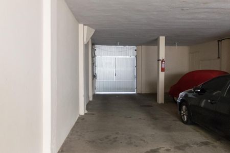 Apartamento à venda com 122m², 2 quartos e 1 vagaÁrea comum - Portão da garagem