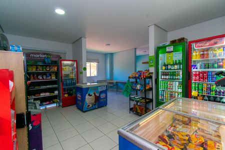 Apartamento à venda com 74m², 3 quartos e 2 vagas Apartamento à venda com 74m², 3 quartos e 2 vagasÁrea comum - Mercado