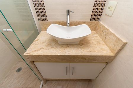 Apartamento à venda com 74m², 3 quartos e 2 vagas Apartamento à venda com 74m², 3 quartos e 2 vagasBanheiro 2