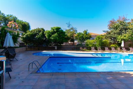 Apartamento à venda com 74m², 3 quartos e 2 vagas Apartamento à venda com 74m², 3 quartos e 2 vagasÁrea comum - Piscina