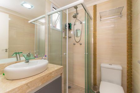 Apartamento à venda com 74m², 3 quartos e 2 vagas Apartamento à venda com 74m², 3 quartos e 2 vagasBanheiro da Suíte