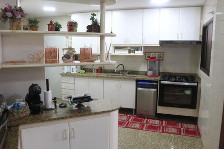 Apartamento à venda com 204m², 4 quartos e 3 vagasCozinha