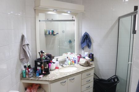 Apartamento à venda com 204m², 4 quartos e 3 vagasBanheiro da Suíte 2