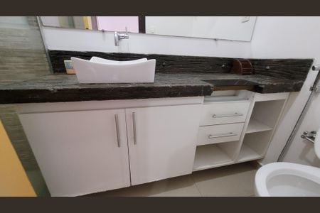 Banheiro Social de kitnet/studio para alugar com 1 quarto, 50m² em Brasiléia, Betim