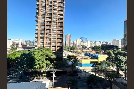 Vista de apartamento para alugar com 3 quartos, 168m² em Vila Nova Conceição, São Paulo