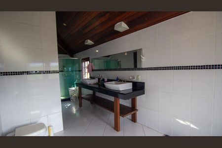 Casa de condomínio para alugar com 803m², 5 quartos e 14 vagasBanheiro da Suíte 3