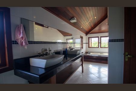 Casa de condomínio para alugar com 803m², 5 quartos e 14 vagasBanheiro da Suíte 3