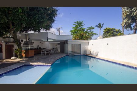 Casa de condomínio para alugar com 803m², 5 quartos e 14 vagasQuintal