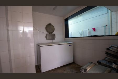 Casa de condomínio para alugar com 803m², 5 quartos e 14 vagasÁrea de Serviço