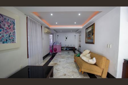 Sala de casa de condomínio para alugar com 5 quartos, 803m² em Recreio dos Bandeirantes, Rio de Janeiro