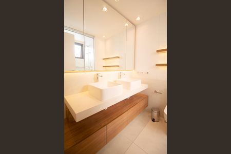 Apartamento à venda com 151m², 3 quartos e 2 vagasBanheiro da Suíte 1