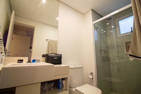 Apartamento à venda com 330m², 3 quartos e 4 vagasBanheiro da Suíte 1