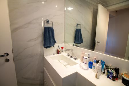 Apartamento à venda com 330m², 3 quartos e 4 vagasBanheiro da Suíte 3