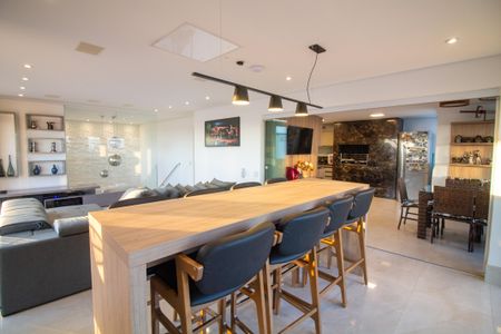 Apartamento à venda com 330m², 3 quartos e 4 vagasCopa