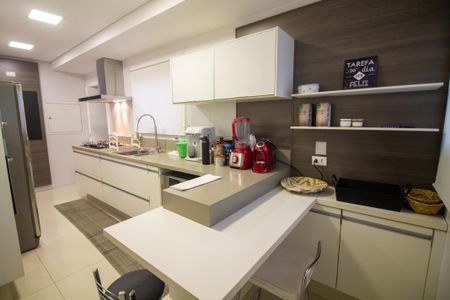 Apartamento à venda com 330m², 3 quartos e 4 vagasCozinha 2
