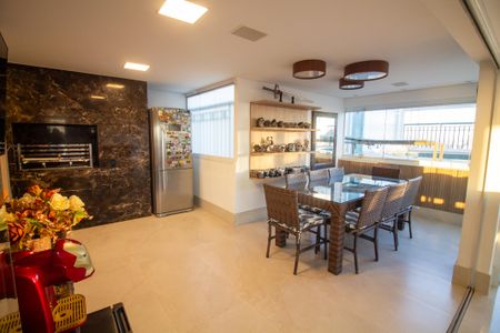 Apartamento à venda com 330m², 3 quartos e 4 vagasCopa