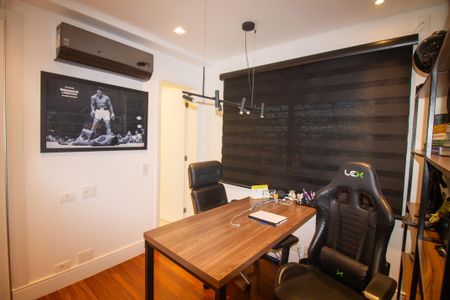 Apartamento à venda com 330m², 3 quartos e 4 vagasSuíte 2