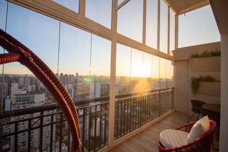 Apartamento à venda com 330m², 3 quartos e 4 vagasVaranda da Sala 3