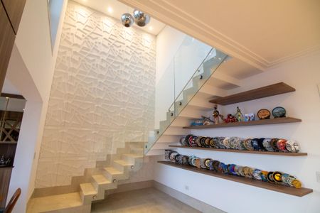 Apartamento à venda com 330m², 3 quartos e 4 vagasEscada