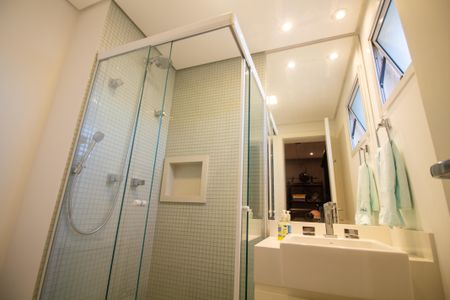 Apartamento à venda com 330m², 3 quartos e 4 vagasBanheiro da Suíte 2