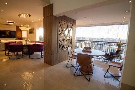 Apartamento à venda com 330m², 3 quartos e 4 vagasSala 2