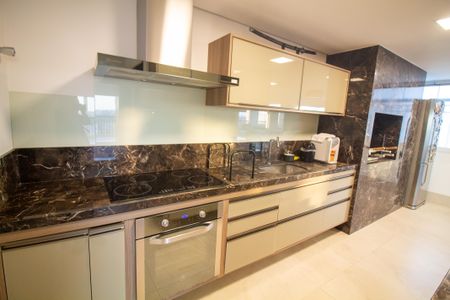 Apartamento à venda com 330m², 3 quartos e 4 vagasCozinha 1