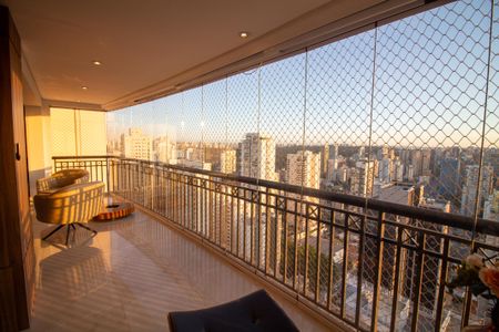 Apartamento à venda com 330m², 3 quartos e 4 vagasVaranda da Sala 2