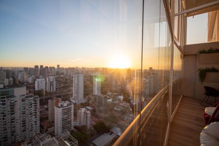 Apartamento à venda com 330m², 3 quartos e 4 vagasCobertura