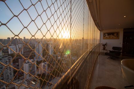 Apartamento à venda com 330m², 3 quartos e 4 vagasVaranda da Sala 2