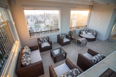 Apartamento à venda com 330m², 3 quartos e 4 vagasCobertura