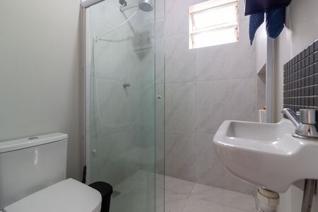 Banheiro de apartamento à venda com 2 quartos, 44m² em Alto de Pinheiros, São Paulo