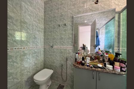 Casa de condomínio à venda com 150m², 3 quartos e 1 vagaSuíte - Banheiro