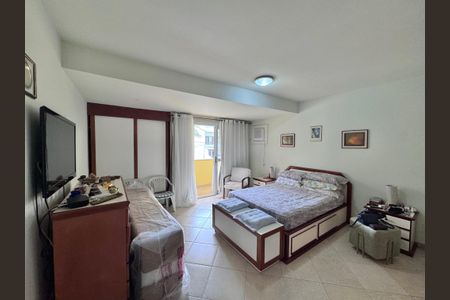 Casa de condomínio à venda com 150m², 3 quartos e 1 vagaSuíte