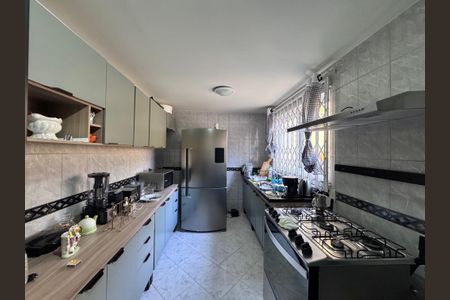 Casa de condomínio à venda com 150m², 3 quartos e 1 vagaCozinha e Área de Serviço