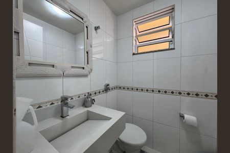 Casa de condomínio à venda com 150m², 3 quartos e 1 vagaLavabo