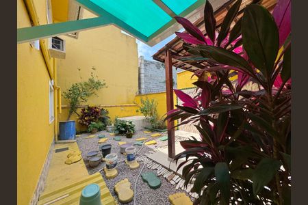 Casa de condomínio à venda com 150m², 3 quartos e 1 vagaÁrea externa